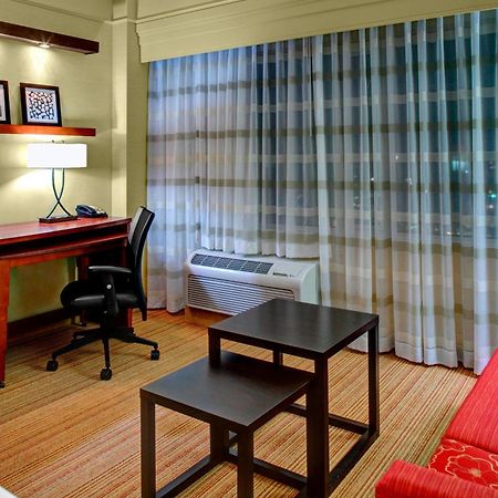 Courtyard By Marriott Greenville Downtown Εξωτερικό φωτογραφία