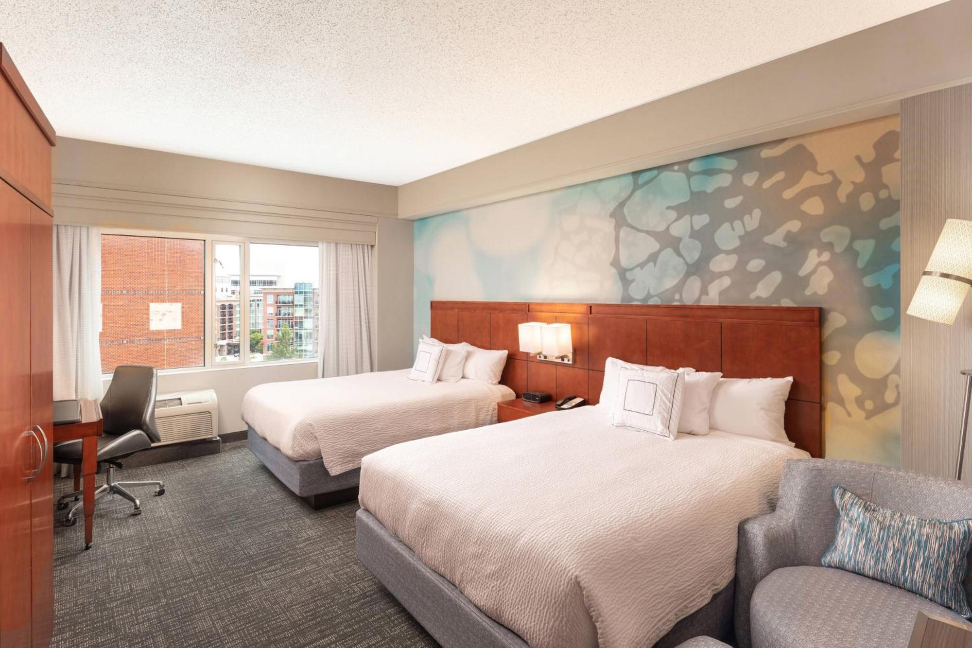 Courtyard By Marriott Greenville Downtown Εξωτερικό φωτογραφία