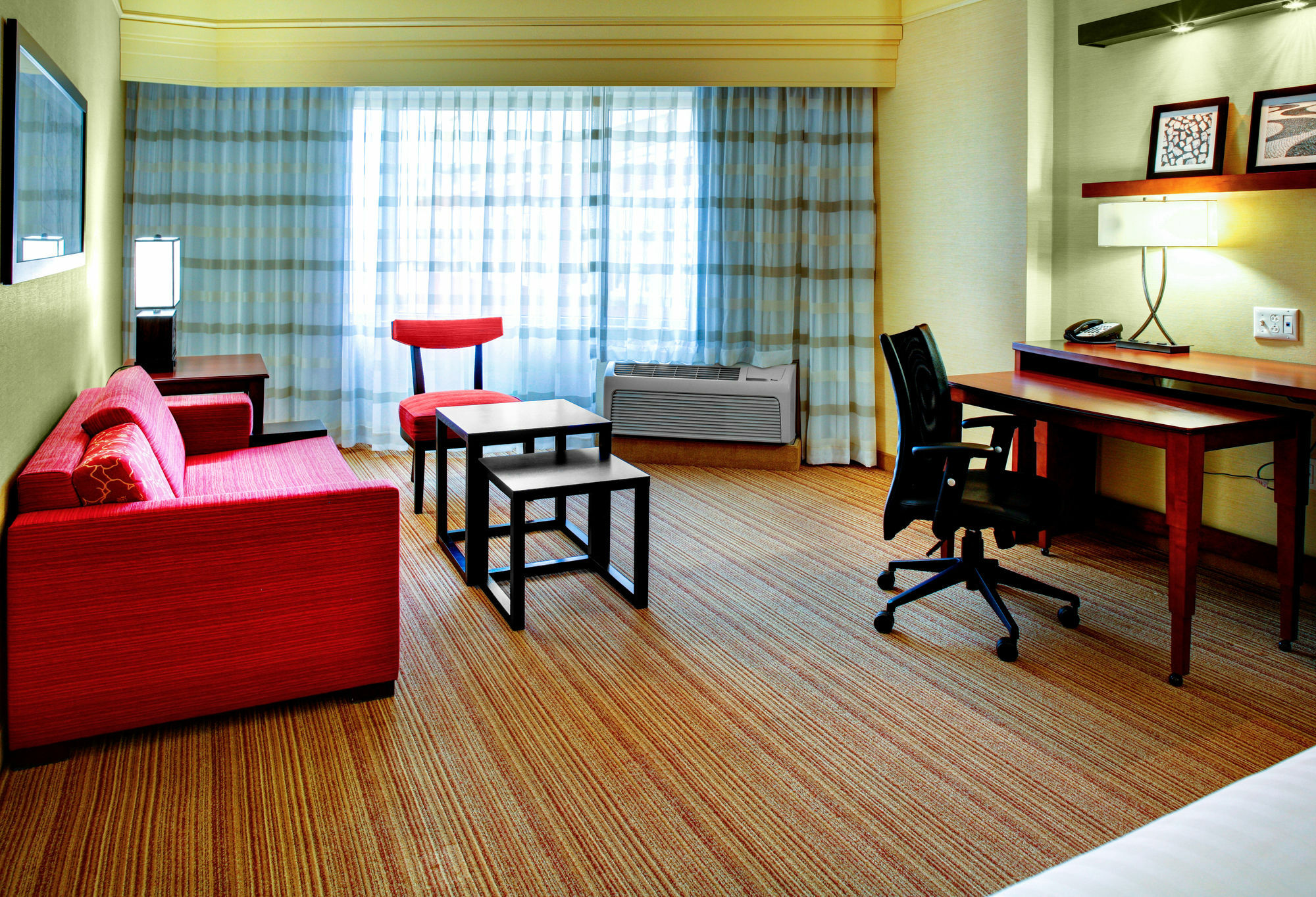 Courtyard By Marriott Greenville Downtown Εξωτερικό φωτογραφία