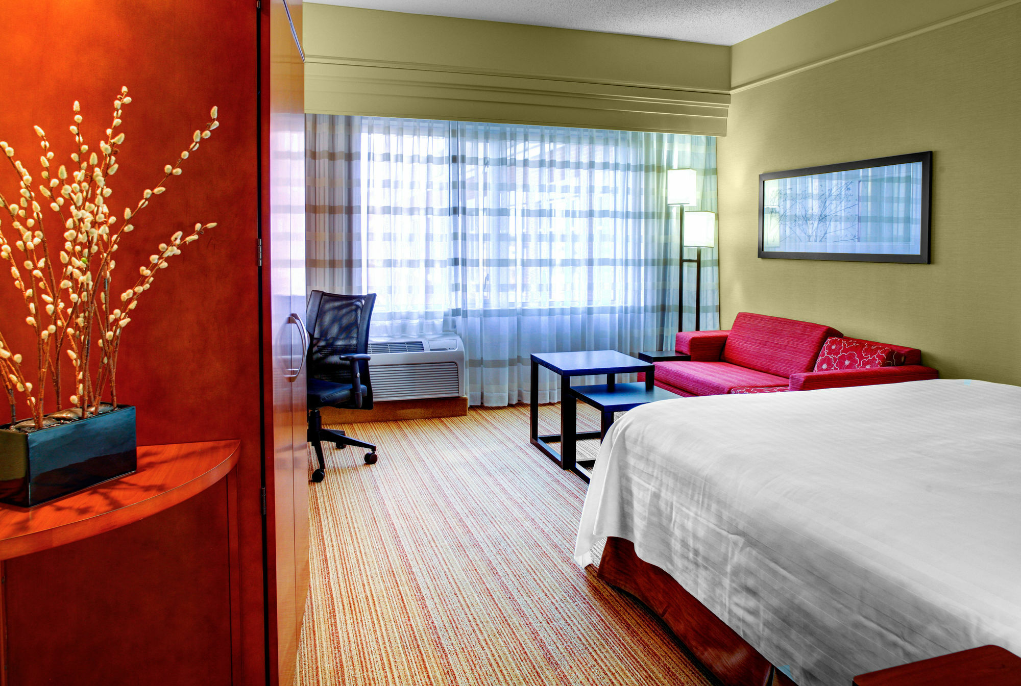 Courtyard By Marriott Greenville Downtown Εξωτερικό φωτογραφία